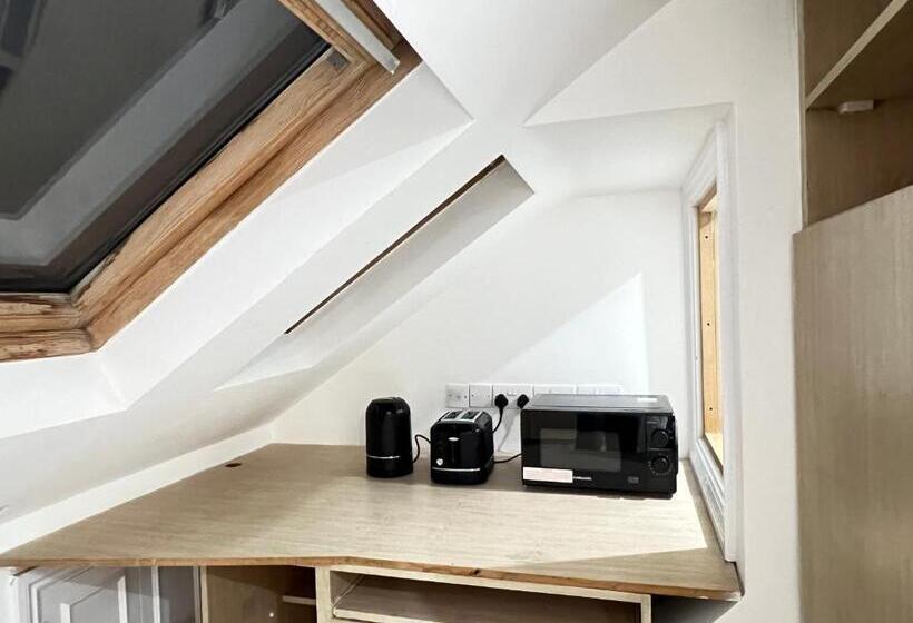 펜션 Stayeasy En Suite London