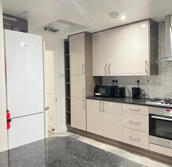 펜션 Stayeasy En Suite London