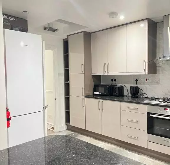 ペンション Stayeasy En Suite London