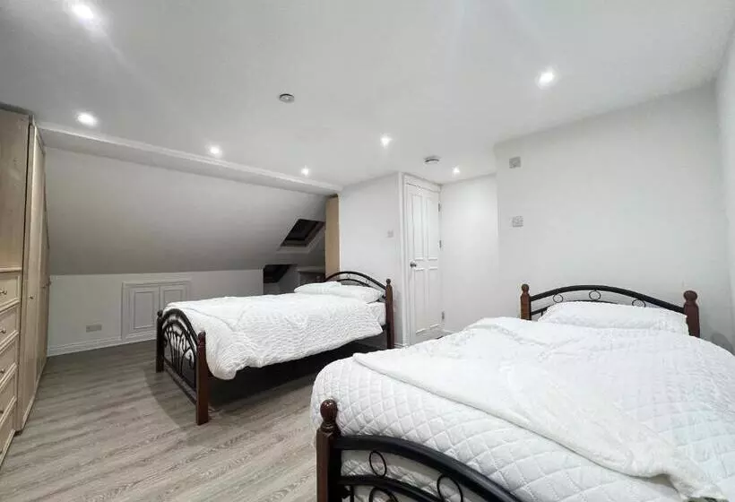 ペンション Stayeasy En Suite London