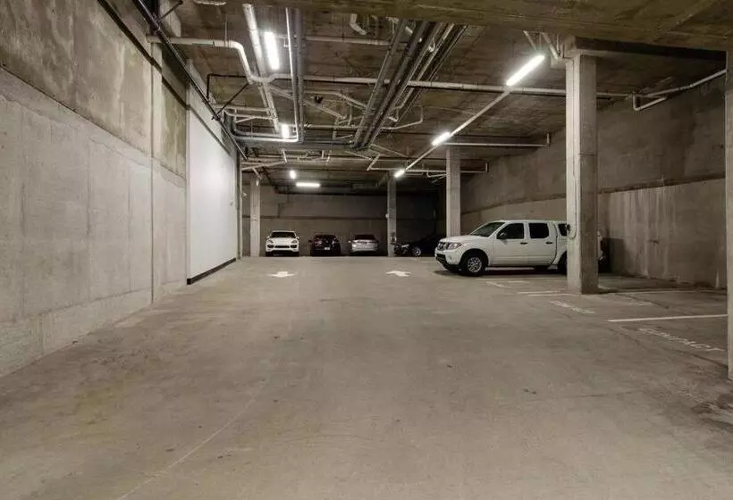Spacioustwo Bdrm2bathrmlaundrygympaid Parking