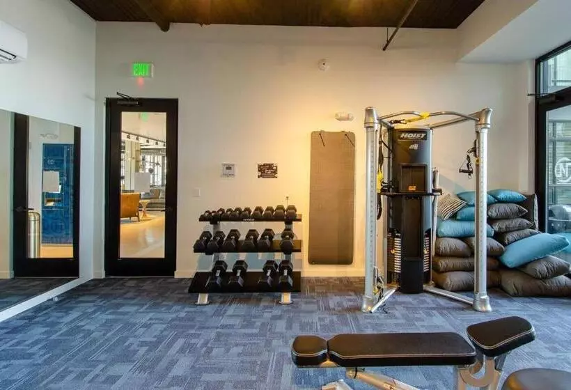 Spacioustwo Bdrm2bathrmlaundrygympaid Parking