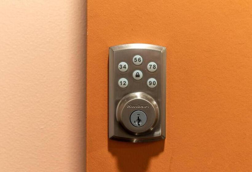 Spacioustwo Bdrm2bathrmlaundrygympaid Parking