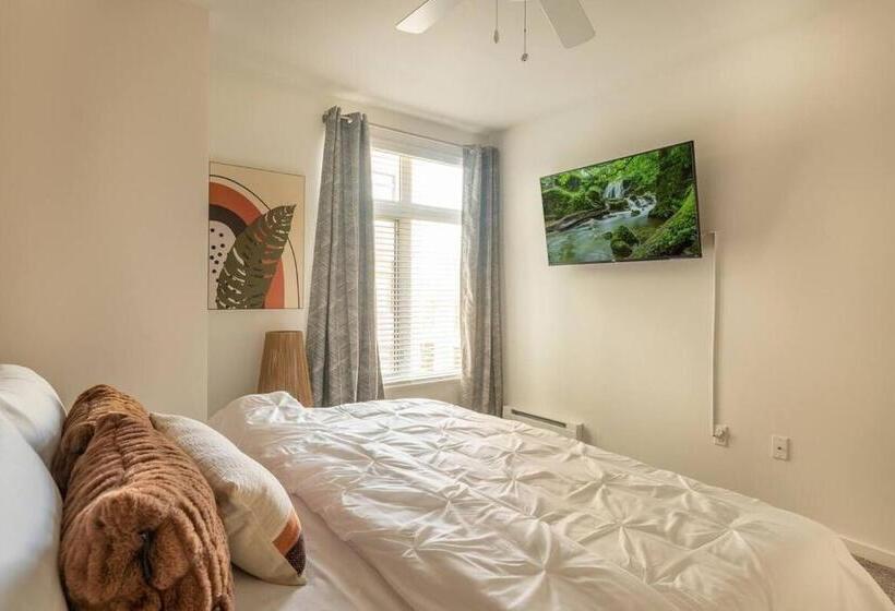 Spacioustwo Bdrm2bathrmlaundrygympaid Parking