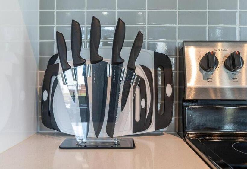 Spacioustwo Bdrm2bathrmlaundrygympaid Parking