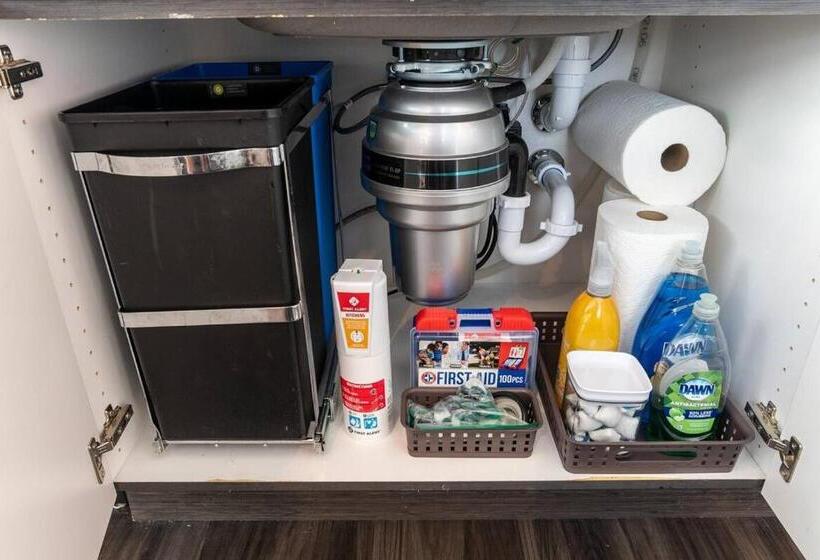 Spacioustwo Bdrm2bathrmlaundrygympaid Parking