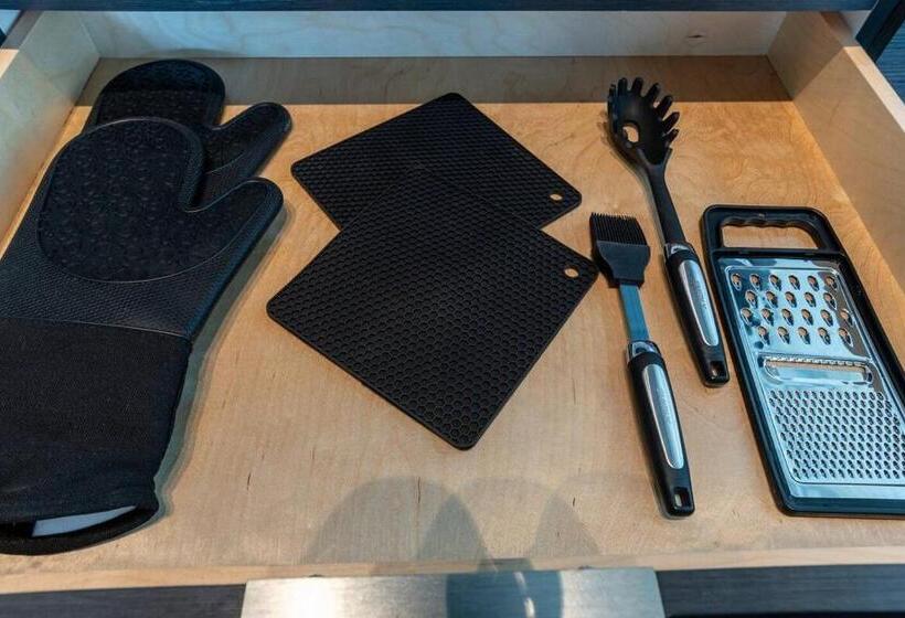 Spacioustwo Bdrm2bathrmlaundrygympaid Parking