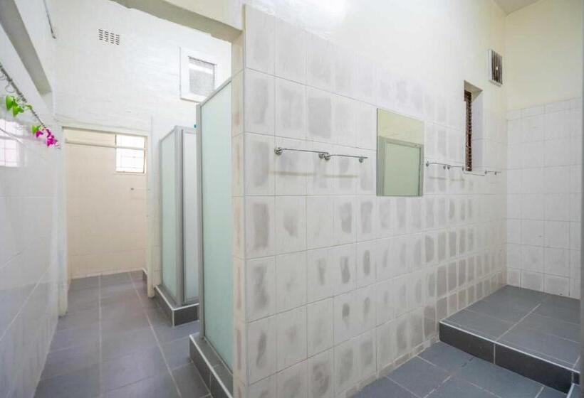 הוסטל Aliwal House