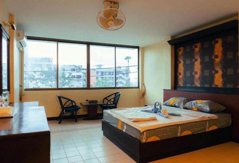 Общежитие 978 Chidlom At Jomtien