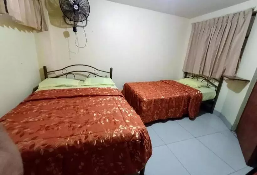 ユースホステル Hostal Cix   Chiclayo