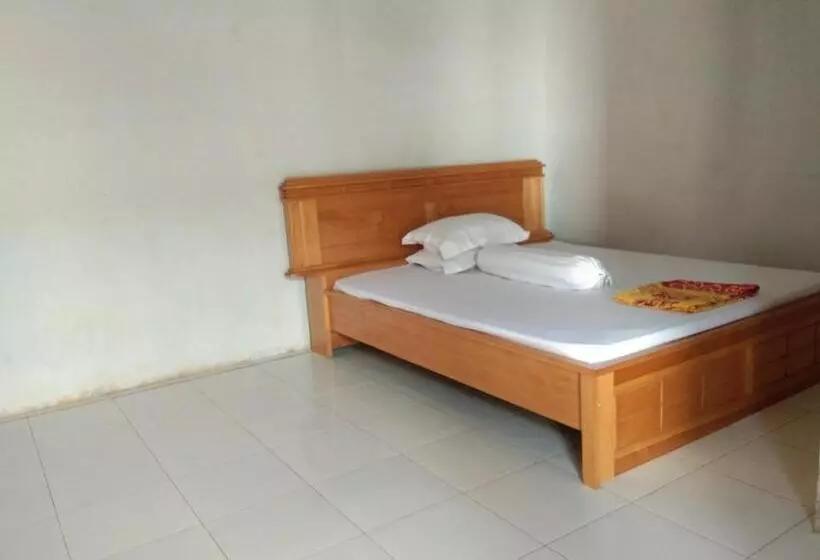 ユースホステル Penginapan Arwana Inn