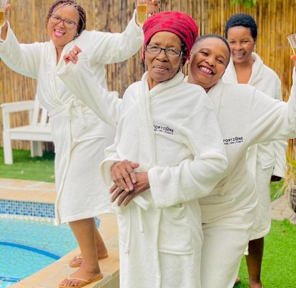 تختخواب و صبحانه Comfort Home Bnb