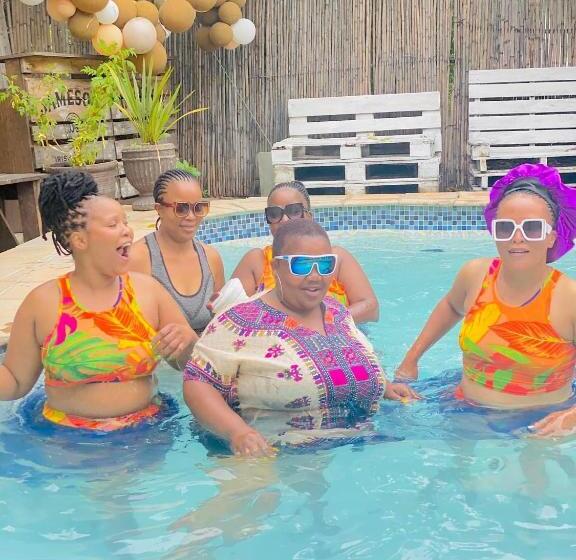 تختخواب و صبحانه Comfort Home Bnb