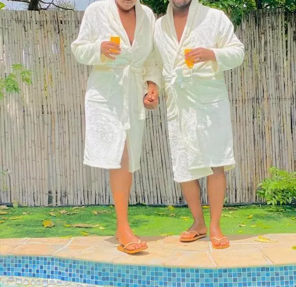 تختخواب و صبحانه Comfort Home Bnb