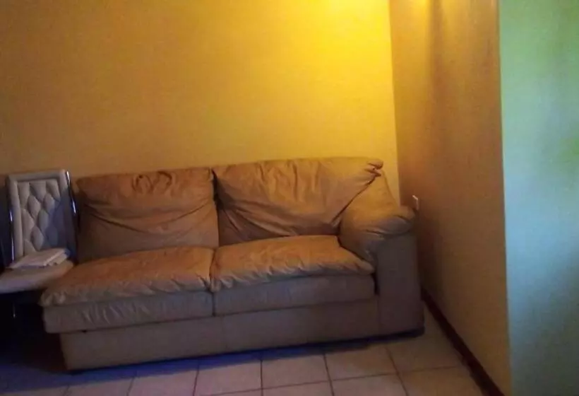 تختخواب و صبحانه Cozy Sbandb
