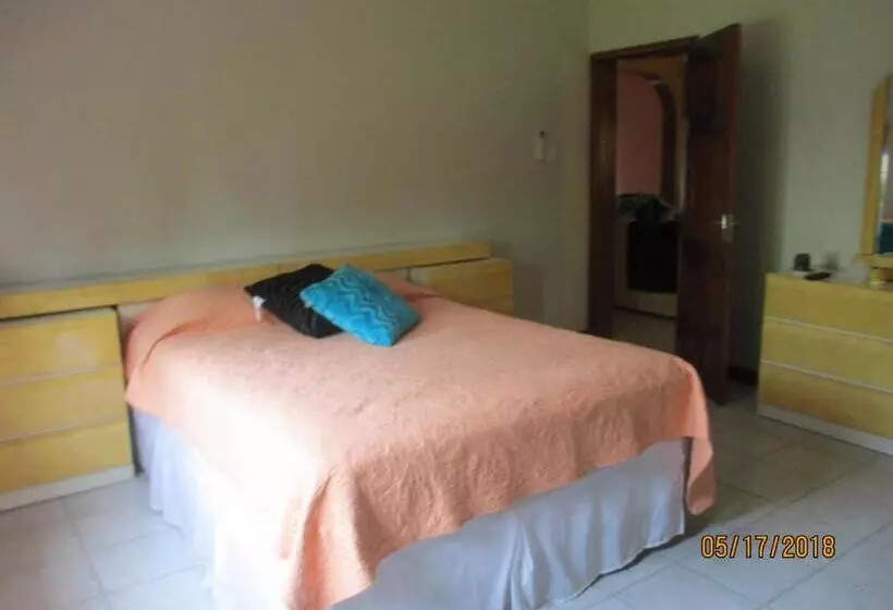 تختخواب و صبحانه Cozy Sbandb