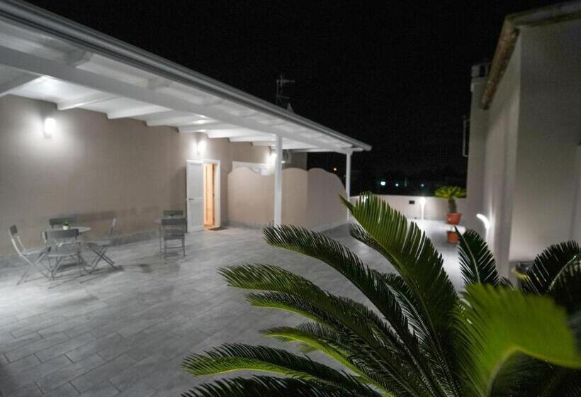 تختخواب و صبحانه La Terrazza   Rooms