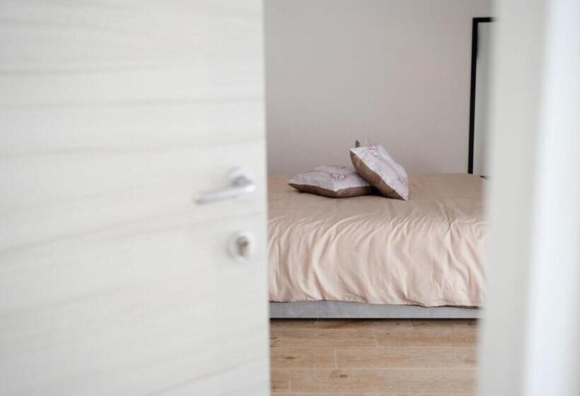 تختخواب و صبحانه La Terrazza   Rooms