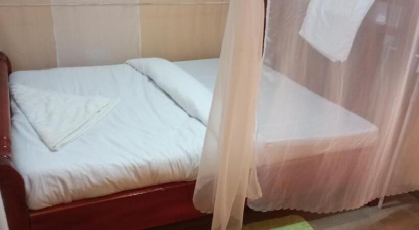 تختخواب و صبحانه The White Rock 2023