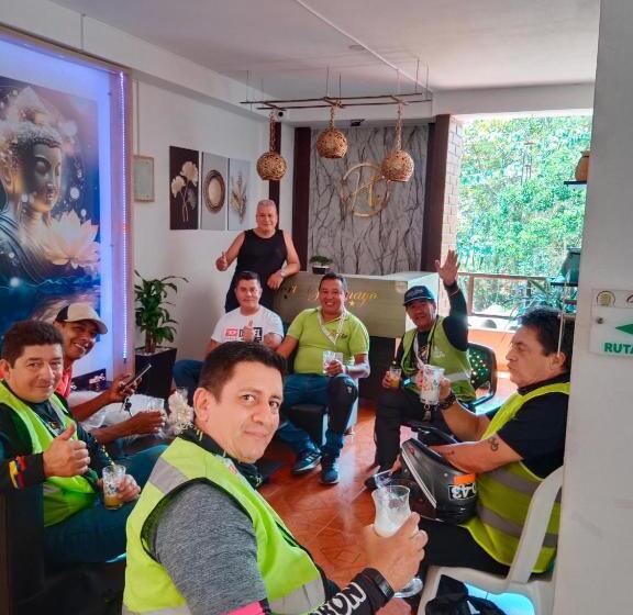 ホテル Confort Putumayo