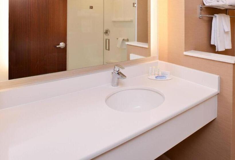 فندق Fairfield Inn & Suites