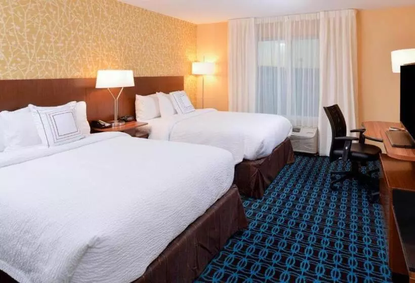 ホテル Fairfield Inn & Suites