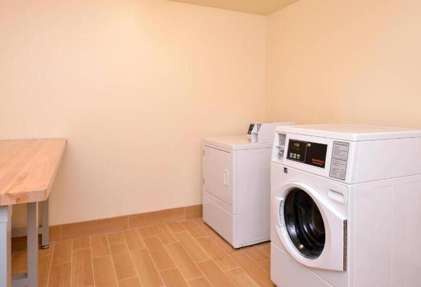 فندق Fairfield Inn & Suites