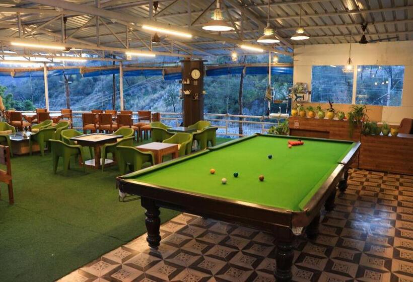 Отель Valley Retreat Home Stay