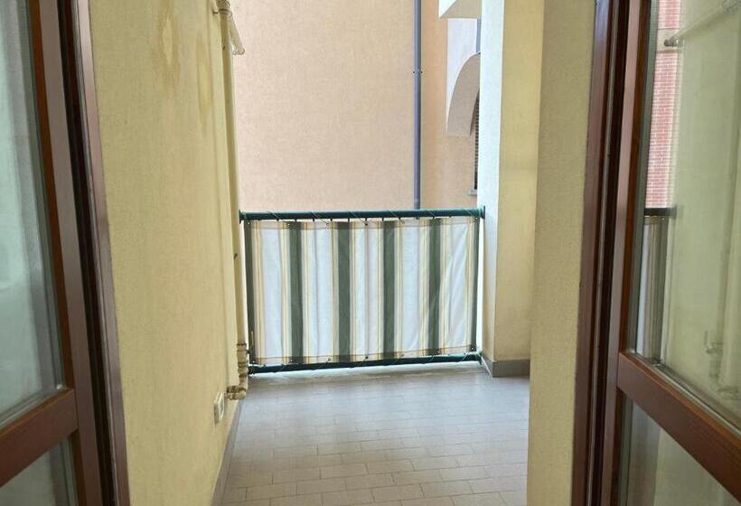 ペンション Appartamento Tufo 10min Dalla Rocchetta Mattei