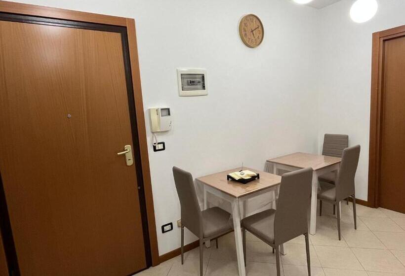 ペンション Appartamento Tufo 10min Dalla Rocchetta Mattei