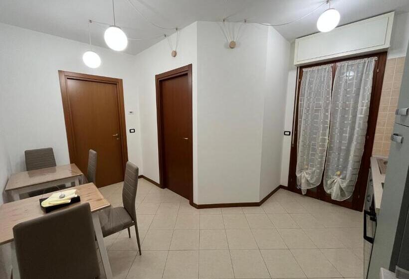 ペンション Appartamento Tufo 10min Dalla Rocchetta Mattei