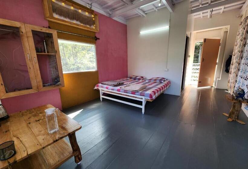 פנסיון Blue Hills Castle