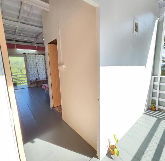 פנסיון Blue Hills Castle