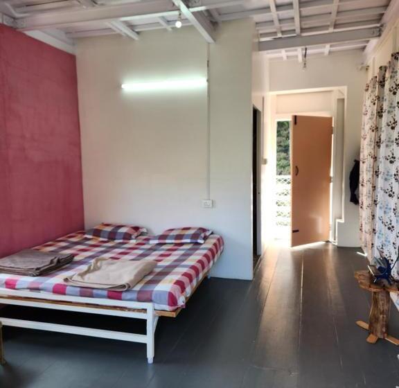 פנסיון Blue Hills Castle