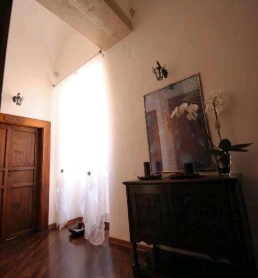 פנסיון Saint Patrick Guest House