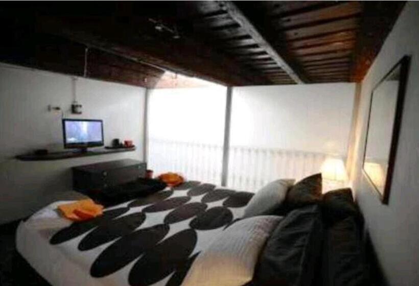 פנסיון Saint Patrick Guest House