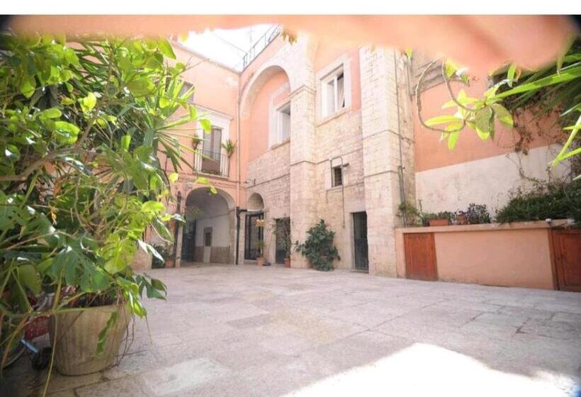 פנסיון Saint Patrick Guest House