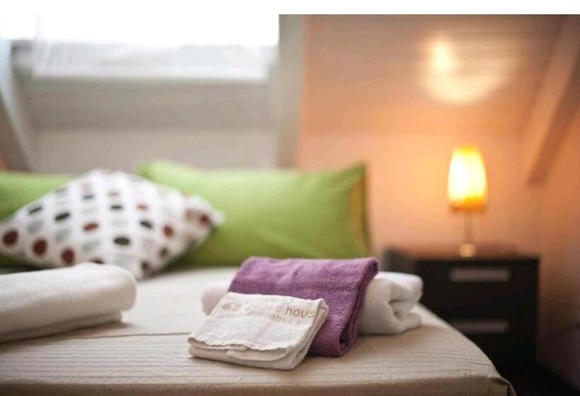 פנסיון Saint Patrick Guest House