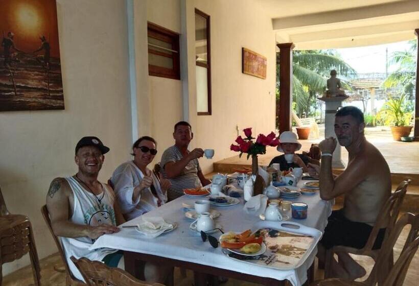 Lomakeskus Opera Beach Inn