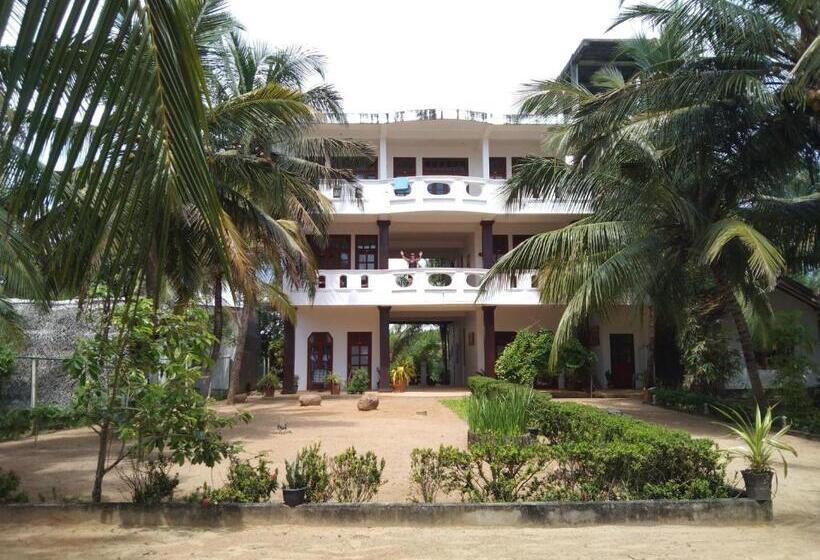 Lomakeskus Opera Beach Inn