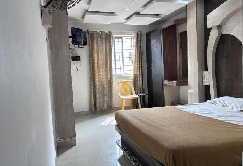 Staymaker Hotel Raj Empire