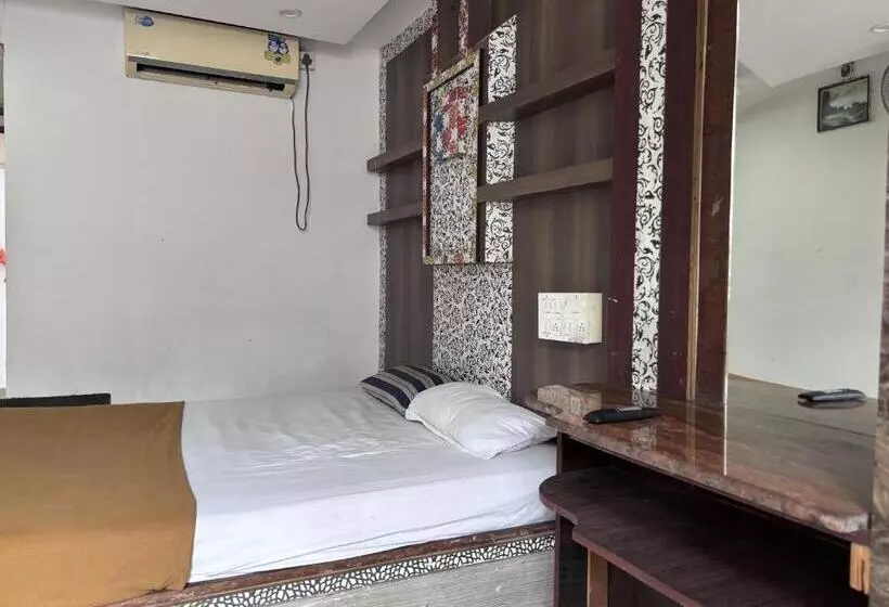 Staymaker Hotel Raj Empire