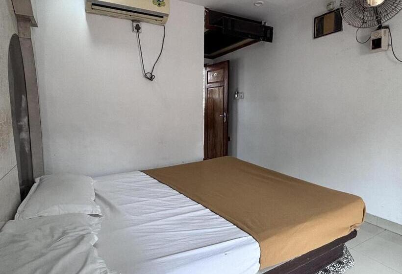 Staymaker Hotel Raj Empire