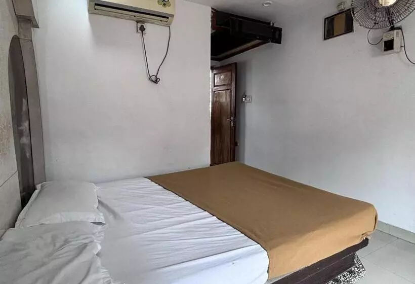 Staymaker Hotel Raj Empire