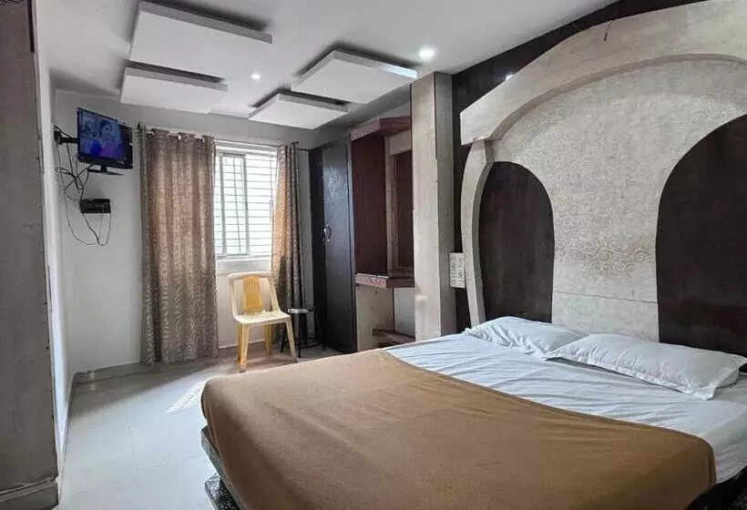 Staymaker Hotel Raj Empire