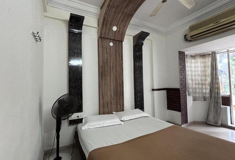 Staymaker Hotel Raj Empire