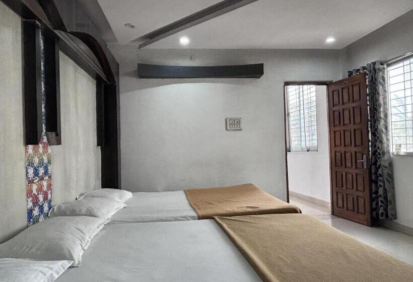 Staymaker Hotel Raj Empire