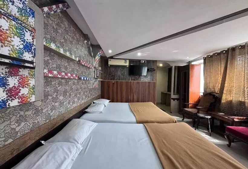 Staymaker Hotel Raj Empire