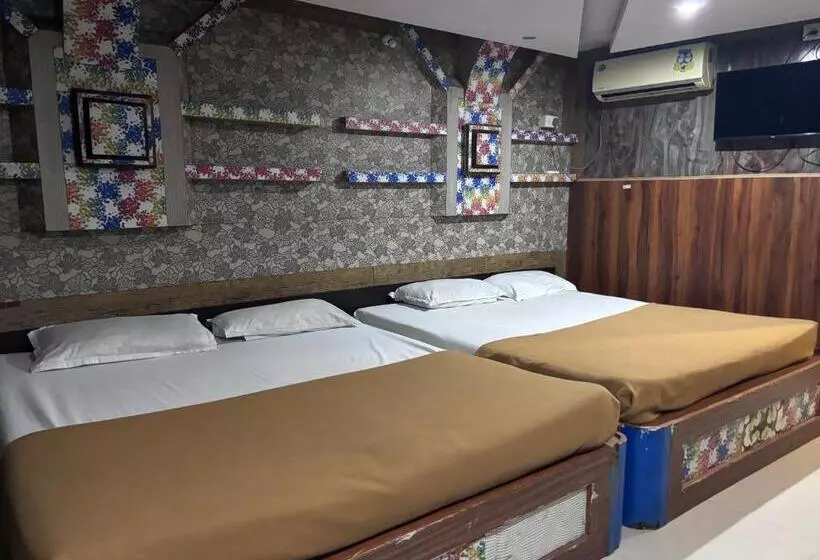 Staymaker Hotel Raj Empire