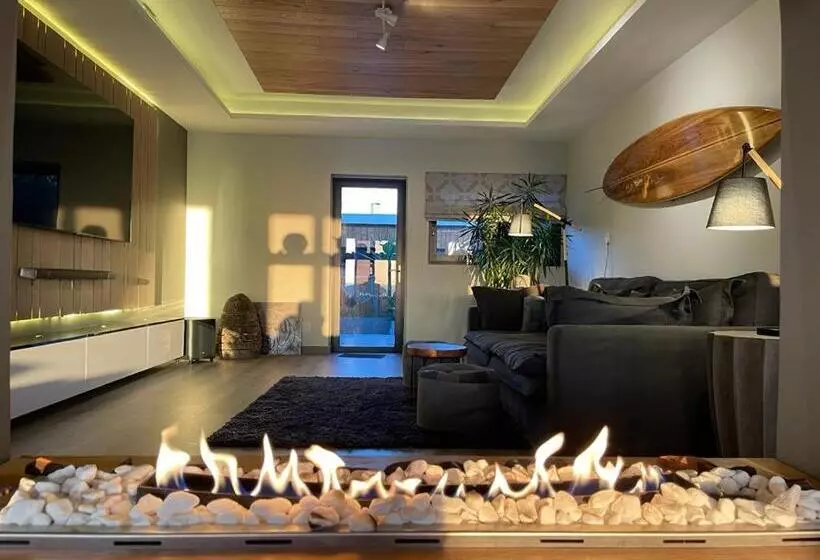 تختخواب و صبحانه Divine Sands